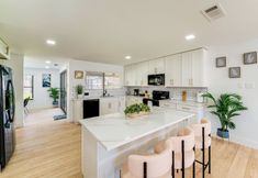 Lainnya 6 Covered Patio & Private Yard: Dallas Area Home