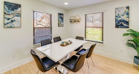 Lainnya 2 Covered Patio & Private Yard: Dallas Area Home