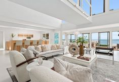 อื่นๆ 2 Sunset Villa by Rove Beachfront w Deck Pool