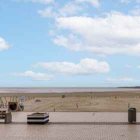 Room 1 Huswell - Seaview Apartment With Spacious Terrace in Zeebrugge, Arrondissement of Bruges Hotels