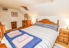 Others 3 Ty Bach Twt