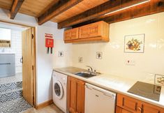 Others 7 Ty Bach Twt