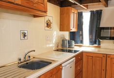 Others 6 Ty Bach Twt