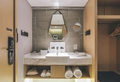 기타 7 Sushi Luxury Hotel (Shanghai Riyueguang Dapuqiao Subway Station Branch)