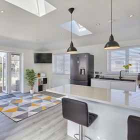 Primary image12022 Brand New Stylish Flat in Central Hayle,Deviock公寓