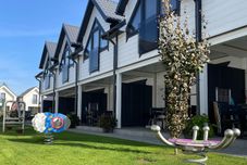 Others Comfortable Holiday Homes Close to the Beach