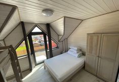 Others 3 Comfortable Holiday Homes Close to the Beach