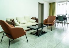 Khác 6 The Moon Apartments