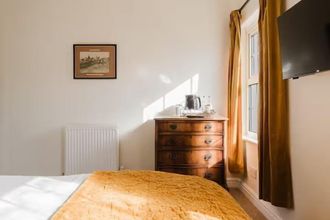 Others 4 Idyllic Foodie Retreat above Silks Pub