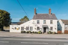 Others Idyllic Foodie Retreat above Silks Pub