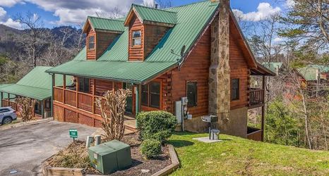 Lain-lain 2 Mountain Escape Book Now