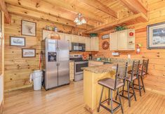 Lain-lain 3 Mountain Escape Book Now