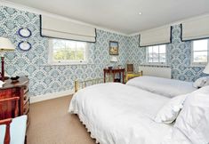 Others 3 Beautiful & Spacious, 2 Bed in South Kensington