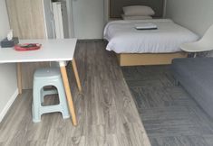 其他 2 1 Double and 1 sofa bed Garden Chalet B