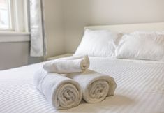 其他 6 Serenity by the Falls Modern 2 Bedroom Hideaway