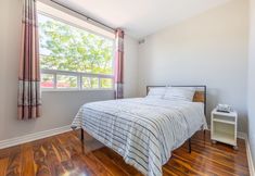 Others 5 Charming 2BR Retreat Steps From Niagara Falls