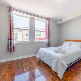 Room1Chic 1BR Retreat Perfect for Niagara Falls Trips,尼亚加拉地区公寓