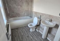 Others 7 Spacious Central Home - Sleeps 7, Garden & Parking