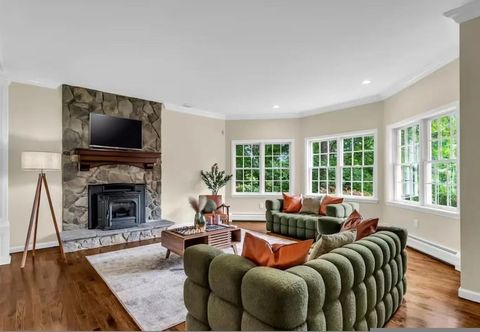 Lain-lain Family Retreat With Autumn Views and Fireplace