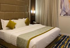 Others 4 Diamond Corners Circular Hotel