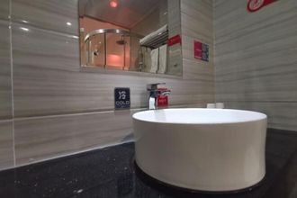 Others 4 Shankee Hotel (Maoming High-Speed Railway Station 1959 Cultural and Creative Pedestrian Street)