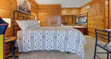 기타 2 Suite at Dollywood Lane