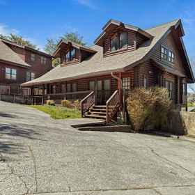 Primary image 1 Suite at Dollywood Lane, Pigeon Forge Hotels