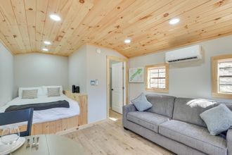 其他 4 Close to Trails: Studio w/ Water Views