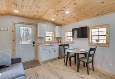 其他 2 Close to Trails: Studio w/ Water Views