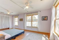 Lainnya 6 Steps to Shops & Eats: Decatur Home w/ Large Yard