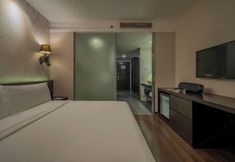 Others 7 Orange Hotel (Shanghai Zhenru Subway Station)