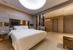 Lain-lain 6 HOTEL ON