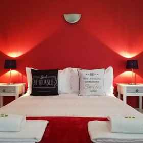 Primary image 1 Blue Moon Guesthouse, Batata Beach Hotels