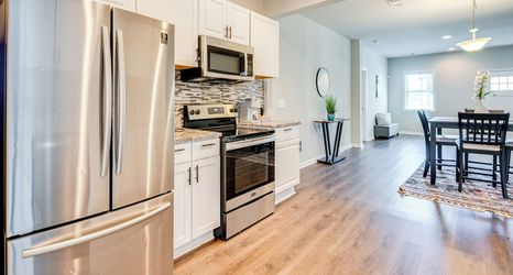 其他 2 3 Mi to Downtown Atlanta: Bright & Modern Home!