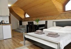 Lainnya 7 Lipowe Wzgórze