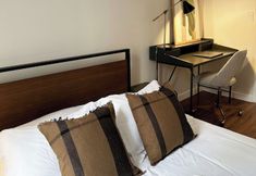 Others 7 Outsite Chelsea