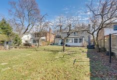 其他 4 Walk to Detroit Zoo: Home w/ Sunroom & Patio!