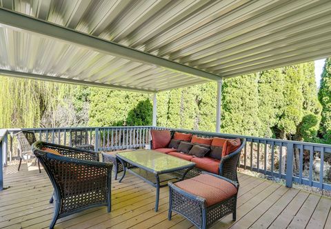 その他 Fish, Swim & Hike: Waterfront Home in Longview!