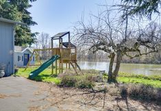 Others 5 Fish, Swim & Hike: Waterfront Home in Longview!