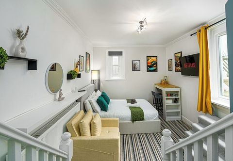 อื่นๆ Highbury & Islington Hub