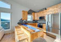 Others 4 Steps to Shore: Family Beach Getaway in Westport