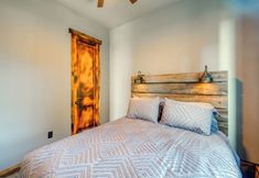 Others 7 Steps to Shore: Family Beach Getaway in Westport