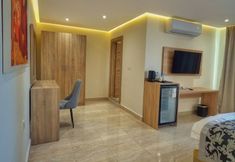 Others 6 Grand Season hotel