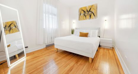 Others 2 3BR Luxury Retreat with Easy Parking