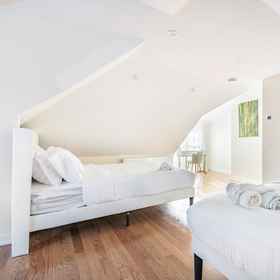 Room13BR Prime Luxury near NYC w Arcade Room,扬克斯公共图书馆飯店