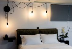 Others 2 Black suites