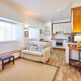 Room 1 Host Stay Spinnaker, Hedgeley Apartments