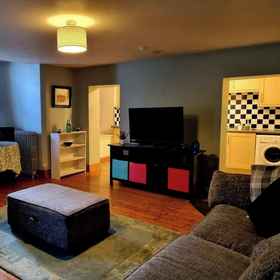 Primary image 1 地下室公寓, Quarter Bach Apartments