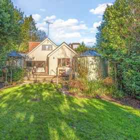 Primary image 1 Cobham Home With Annex - Sleeps 6 - bbq & Fire pit, KBR Headquarters Hotels