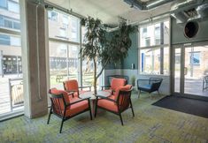 อื่นๆ 5 Student Only The West Wing